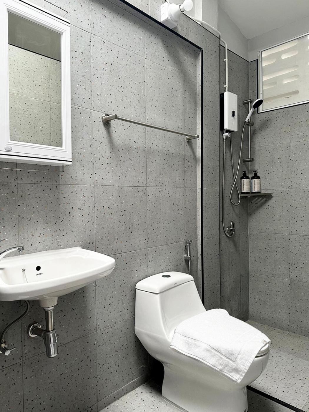 Stay Thought Surat Thani Exterior foto